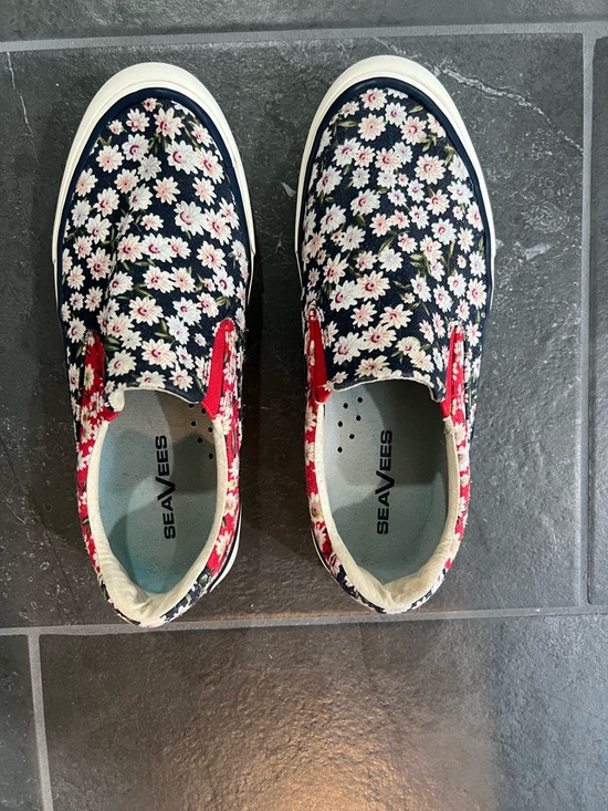 SeaVees Shoes - SeaVees Women’s Floral Slip-On Sneakers in Navy and Red